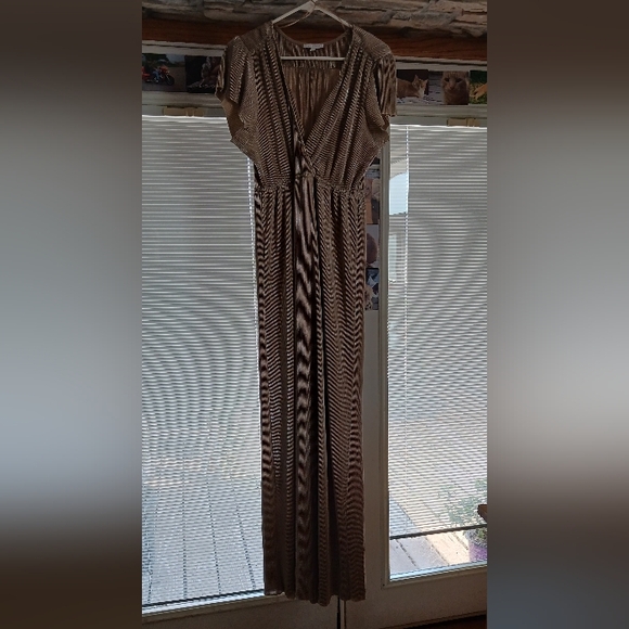 Beige Gold shimmering dress - Picture 2 of 6